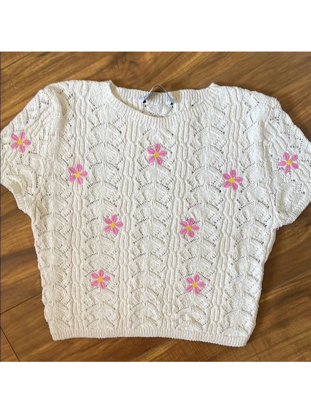 Zara White Floral Knit Short-Sleeve Sweater - Pink Flower Detail